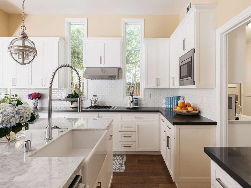 How to choose the right colour for your kitchen cabinets
